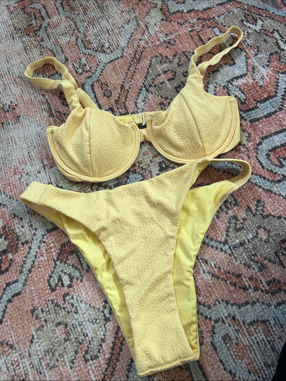Berlook Yellow Textured Underwire Bikini Set
